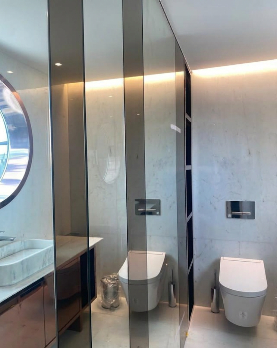 Mirrored Bath Dividers
